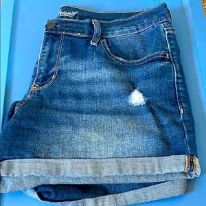 Old Navy Distressed boyfriend denim shorts